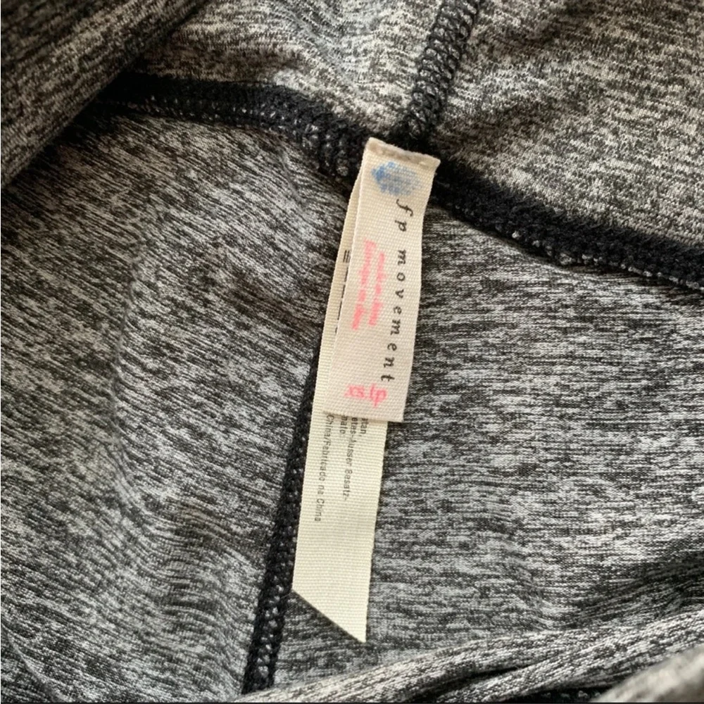 Women’s XS FREE PEOPLE Movement Infinity Heathered Gray Cropped Leggings‎